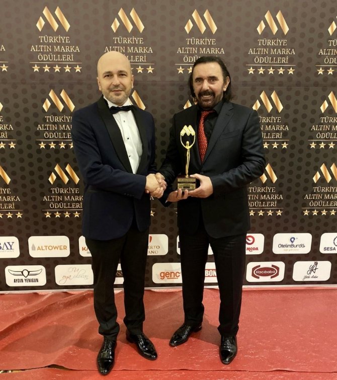 ‘Yılın CEO’su ödülü ikinci kez Sertan Ayçiçek’e