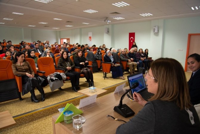 Tarihe yön veren ‘Ulu Hatunlar’ anlatıldı