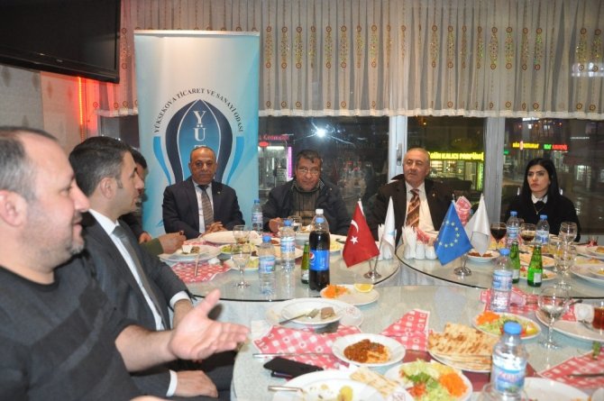 Başkan Pınar, mali müşavir ve muhasebecilerle bir araya geldi