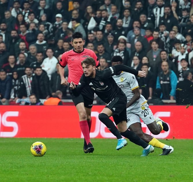 Süper Lig: Beşiktaş: 0 - Yeni Malatyaspor: 0 (İlk yarı)