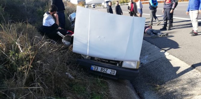 Tarsus’ta otomobil takla attı: 3 yaralı