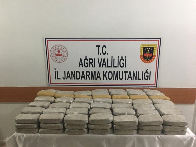 Ağrı'da 74 kilogram eroin yakalandı