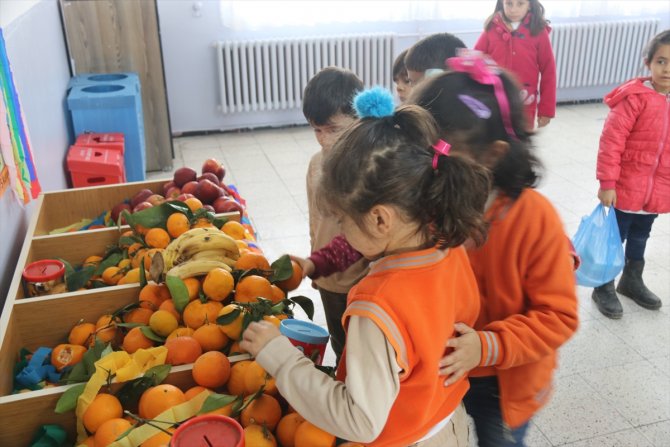 Ağrılı öğrenciler kasiyersiz kantinde organik besleniyor