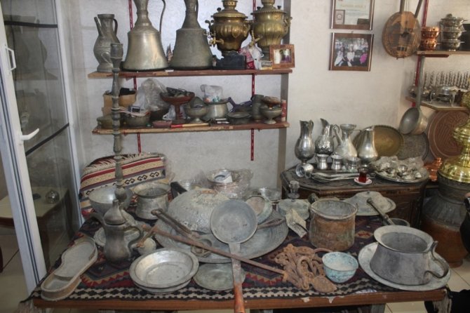 Yıllarca muhafaza ettikleri eski eşyalar, şimdi servet değerinde