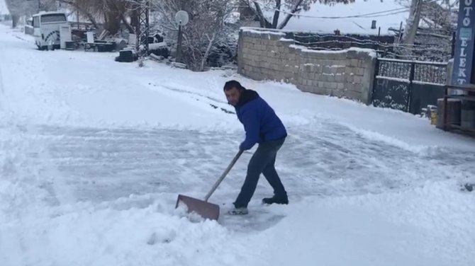 Sarıkamış’ta kar yağışı etkisini sürdürüyor