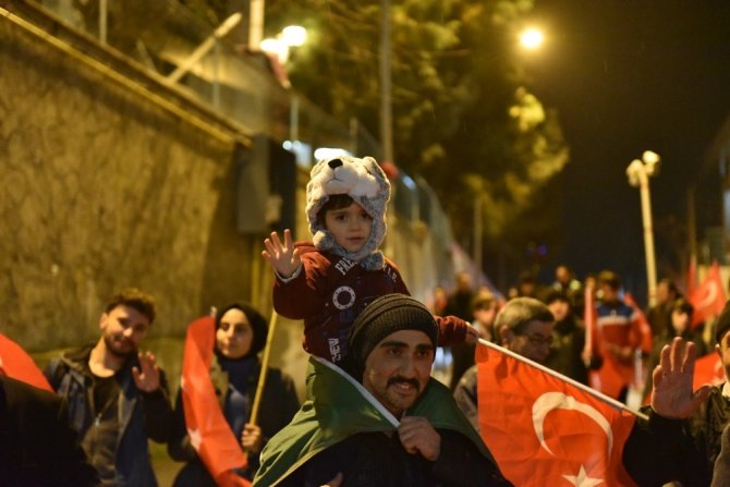 Sarıkamış şehitleri meşaleli yürüyüş ile anıldı