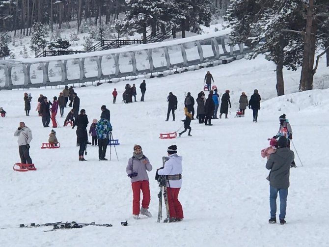 Sarıkamış Kayak Merkezi’nde hafta sonu yoğunluğu