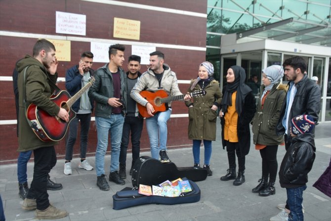 Üniversite öğrencilerinden anlamlı etkinlik