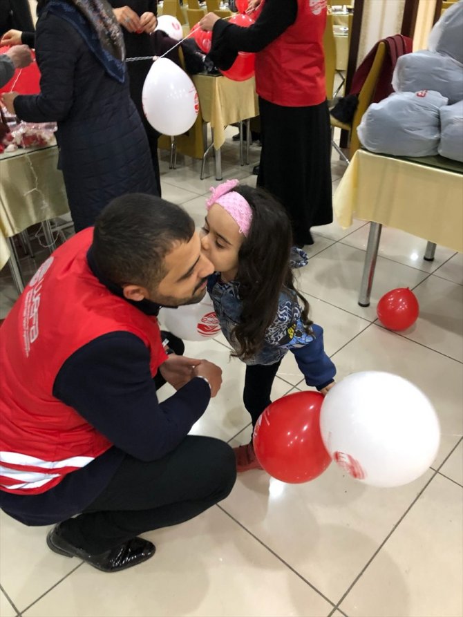 WEFA'dan, Malatya'daki 200 öğrenciyi kışlık yardımlarla sevindirdi