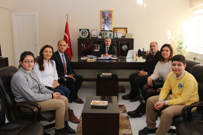 Jeopark Ortaokulu’ndan kitap toplama projesi