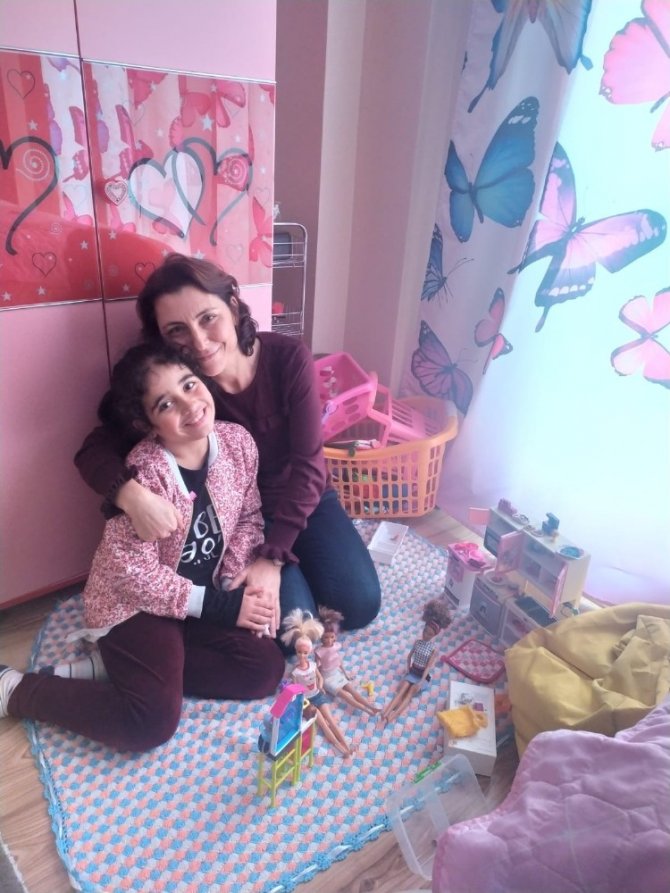 Mehmetçik İlkokulu öğretmenleri, 3 günde 60 aileyi ziyaret etti