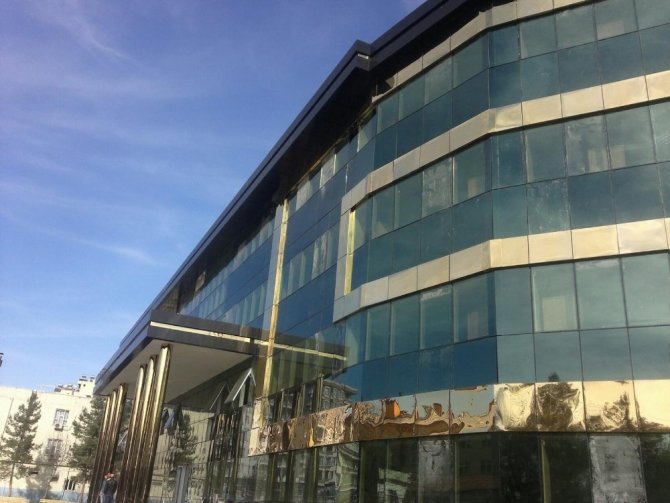 HDP’li Siirt Belediyesi’ne icra şoku