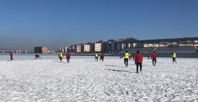 Kars 36 Spor Yakudiye Spor karşılaşması hazırlıklarını sürdürüyor