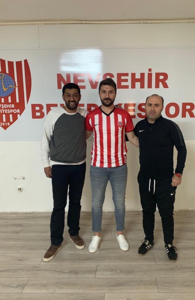 Sinan Uzun artık gollerini Nevşehir Belediyespor için atacak