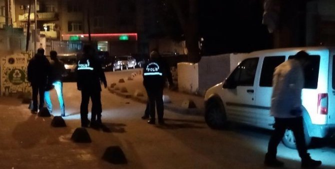 Beyoğlu’nda iki grup arasındaki silahlı çatışma: 3 yaralı