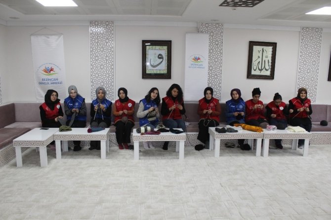 Erzincan’da gençlerden İdlib’e yardım eli