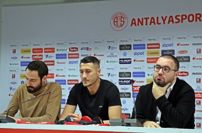 Jahovic resmen Antalyaspor’da
