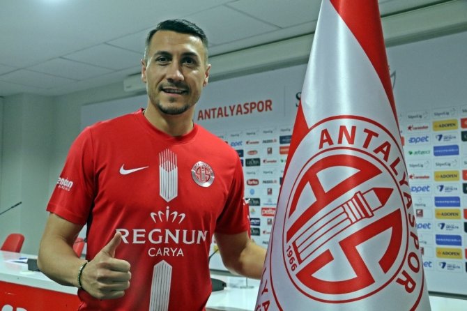 Jahovic resmen Antalyaspor’da