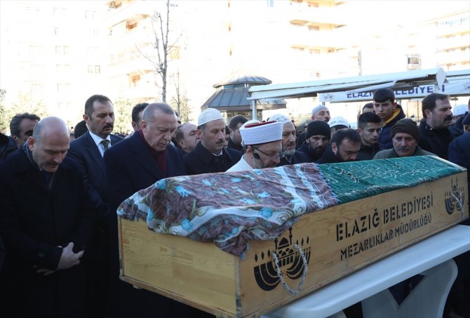 Cumhurbaşkanı Erdoğan, Elazığ'da cenaze törenine katıldı: