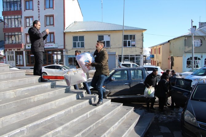 Karlıova'dan Elazığ depremzedelerine yardım