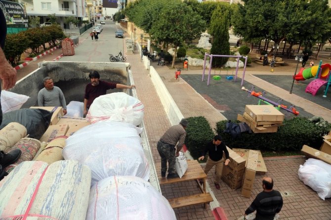 Mersin’den deprem bölgesine yardımlar yola çıktı