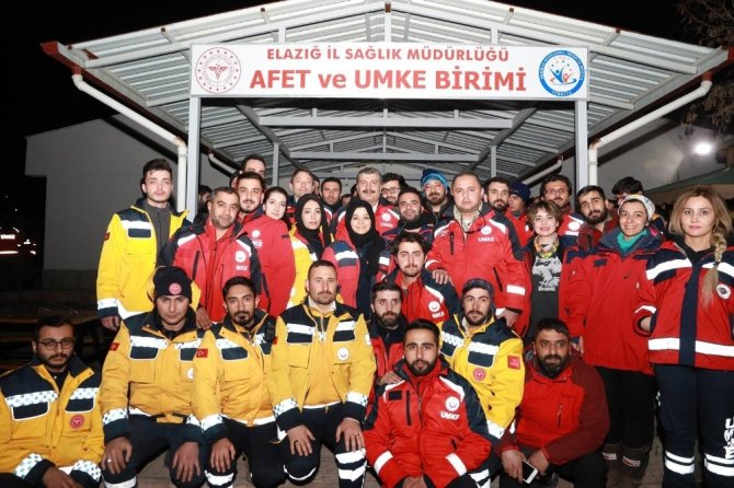 Sünnetçioğlu: “Enkazdan ekibimiz 5 kişiyi kurtardı”
