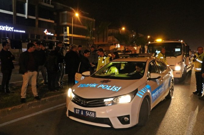Antalya’da 5 aracın karıştığı zincirleme trafik kazası: 8 yaralı