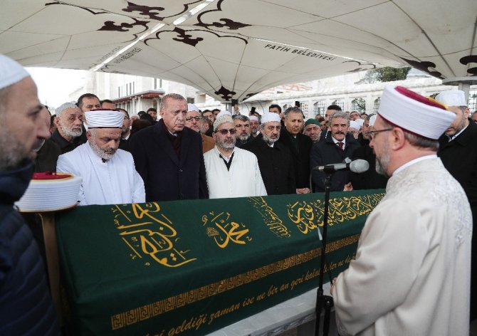 Cumhurbaşkanı Erdoğan, Ahmet Vanlıoğlu’nun cenaze törenine katıldı