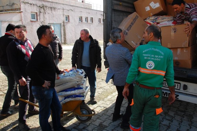 Keşanlıların deprem bölgesine yardımları yola çıktı