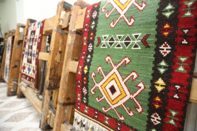 Şanlıurfa’da kilim dokuma geleneği gün yüzüne çıkartılıyor