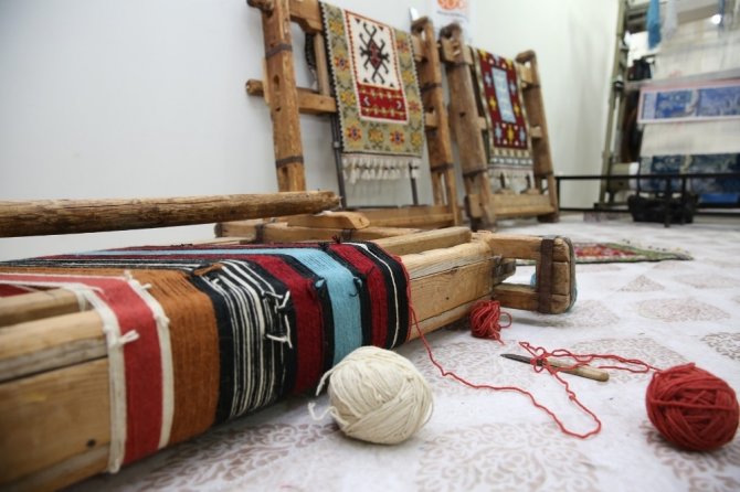 Şanlıurfa’da kilim dokuma geleneği gün yüzüne çıkartılıyor