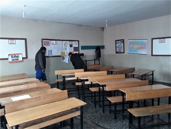 Özalp Belediyesi okulları temizledi