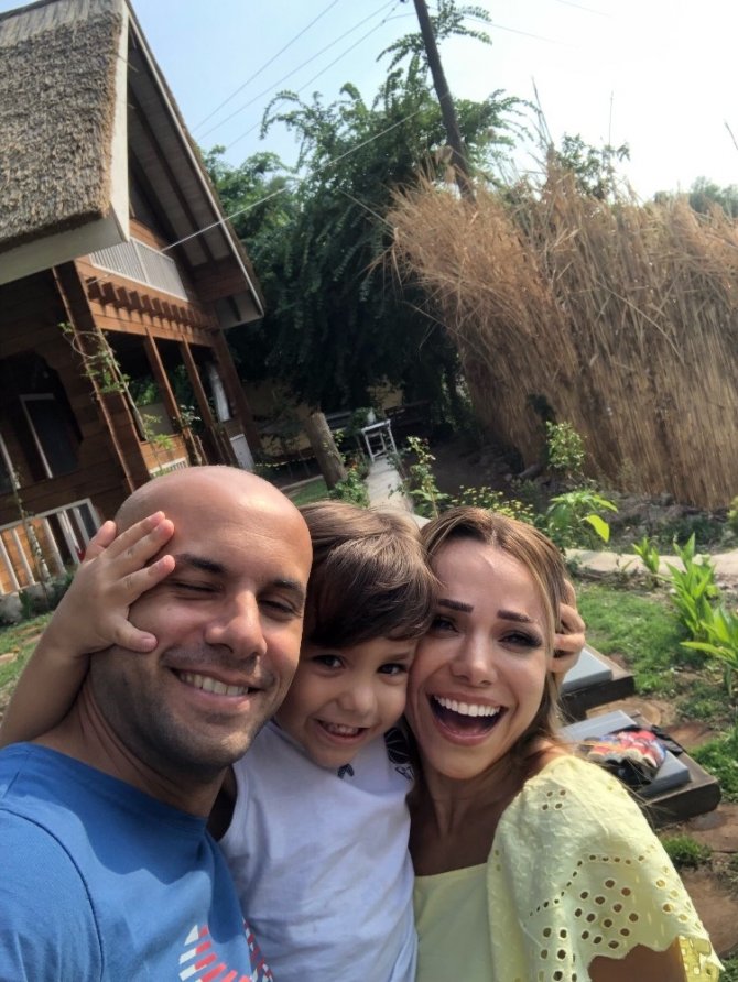 Instagram fenomeni Simay Özyiğit kitabını tanıttı