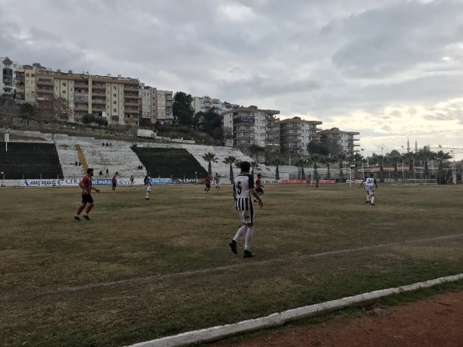 Kuşadasıspor şampiyonluğa yakın