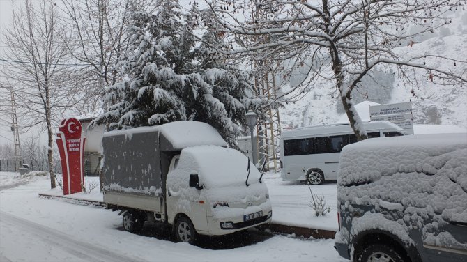 Keban'da kar kartpostallık görüntü oluşturdu