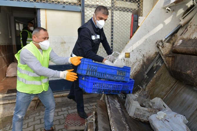 İzmir Çiğli’de “kaçak sakatat” baskını
