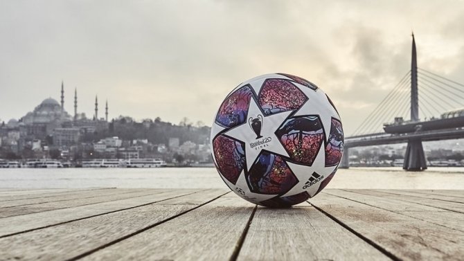 UEFA, İstanbul’da oynanacak Şampiyonlar Ligi finalinin topunu tanıttı