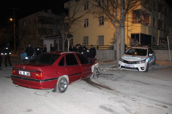 Karaman’da otomobil, polis aracıyla çarpıştı: 3’ü polis 4 yaralı