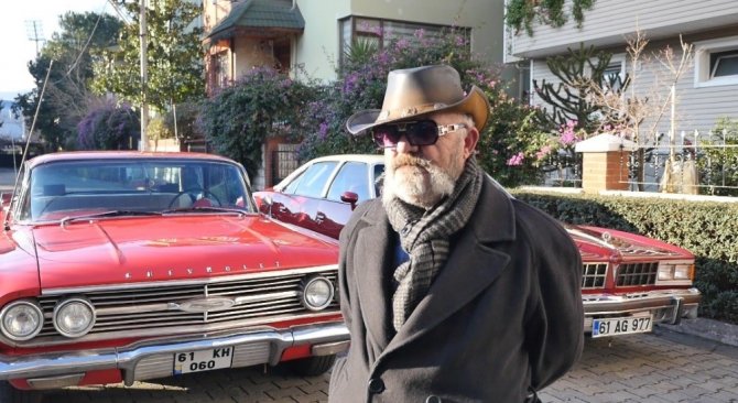 Trabzon’da onu herkes bıyığı ve klasik arabalarıyla tanıyor
