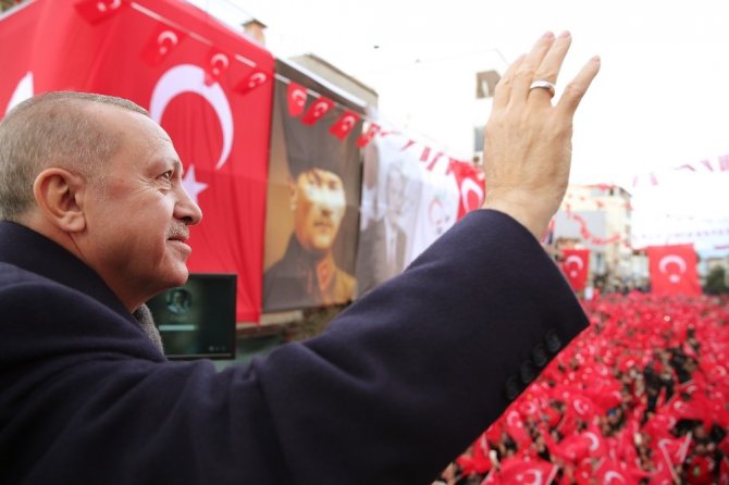 Cumhurbaşkanı Erdoğan: “Ne hizmet ediyorlar, ne de hizmet edilmesine müsaade ediyorlar"