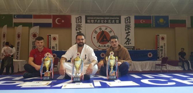 Devrekli sporcular Ashihara Karate Avrupa Şampiyonasında derece aldı