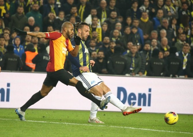 Süper Lig: Fenerbahçe: 1 - Galatasaray: 3 (Maç sonucu)