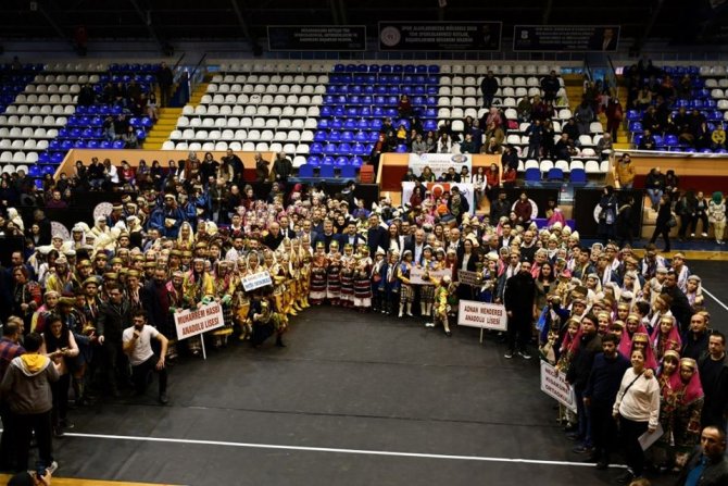 Halk oyunları Balıkesir il finali yapıldı