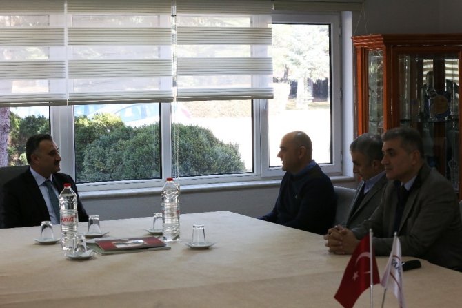 Başkan Mehmet Cabbar ve Başkan Turan’dan Saray Halı’ya tebrik ziyareti