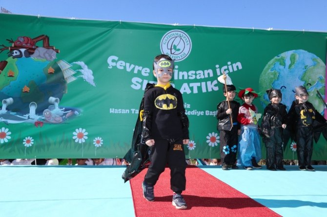 Gaziosmanpaşalı miniklerden geri dönüşüm defilesi