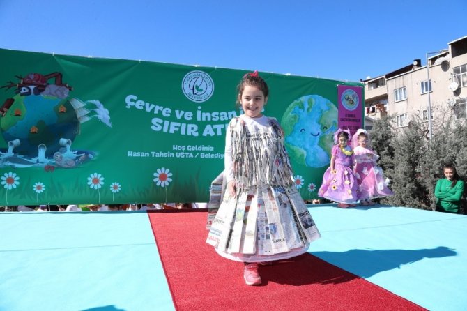 Gaziosmanpaşalı miniklerden geri dönüşüm defilesi