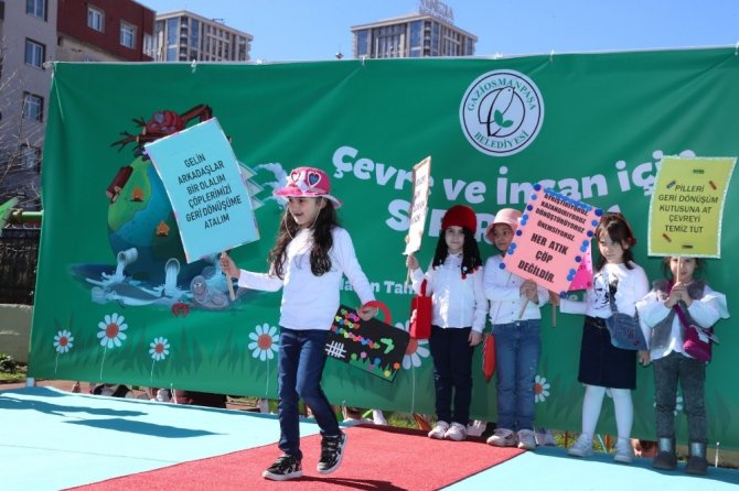 Gaziosmanpaşalı miniklerden geri dönüşüm defilesi