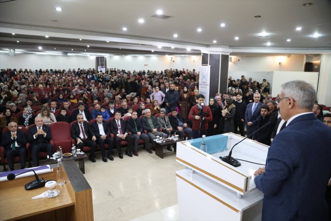 Malatya'da "Hikayelerle Anadolu İrfanı" konferansı düzenlendi