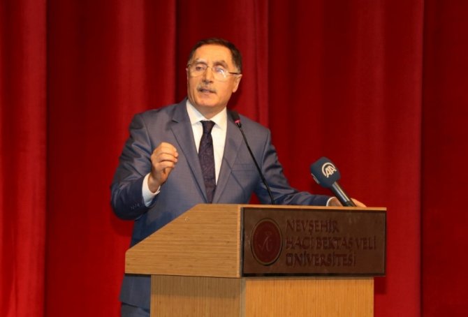 Kamu Başdenetçisi Malkoç NEVÜ’de “28 Şubat’tan 2023’e Türkiye”yi anlattı