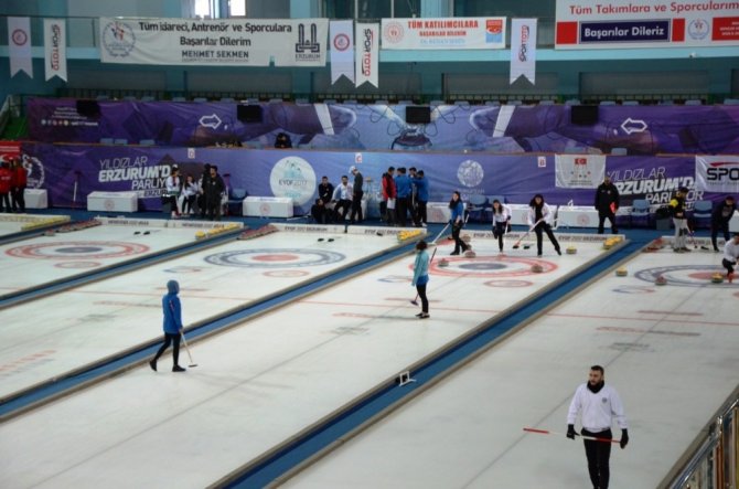 Curlingte UNİLİG’in şampiyonu Atatürk Üniversitesi
